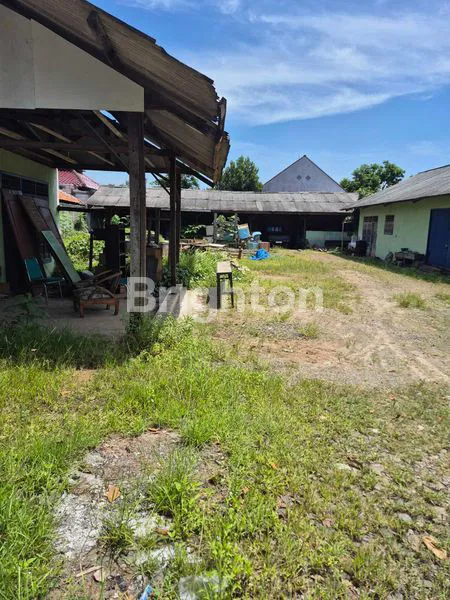 LAHAN LUAS DI JALUR UTAMA