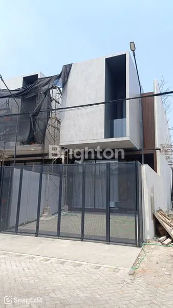 image RUMAH MEWAH MOJOARUM MODERN BONUS FREE FURNISHED MEWAH ROW JALAN 3 MOBIL DEKAT DHARMAHUSADA KALIJUDAN MERR (1)
