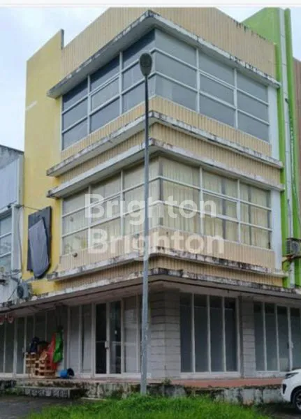 image RUKO 3 LANTAI  DENGAN BANGUNAN YANG TERAWAT POSISI HOOK (1)