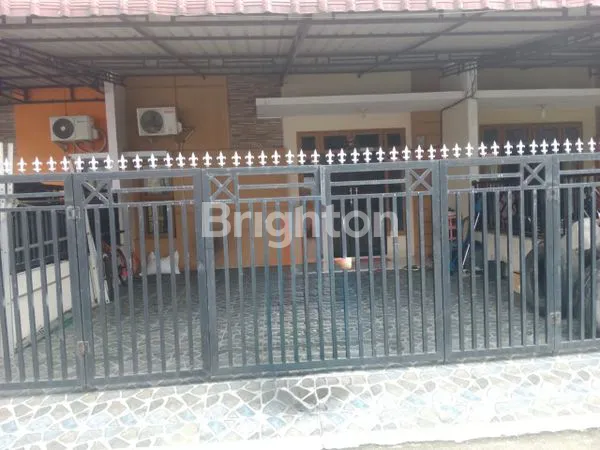 image RUMAH CANTIK 2 LANTAI DI PERUM REGENCY SCOTTT MEDAN (2)