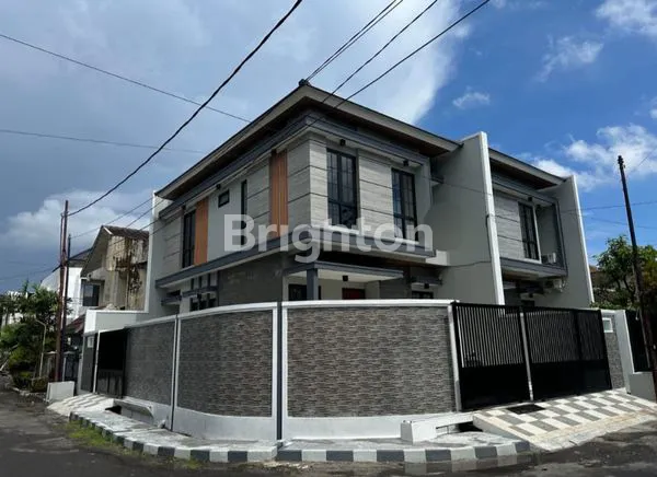 RUMAH HOOK 2 LANTAI DI BARUK UTARA