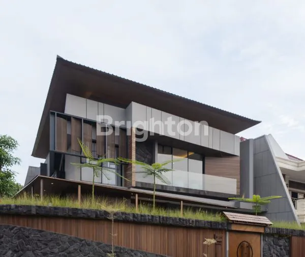 image MANYAR KERTOADI (1)