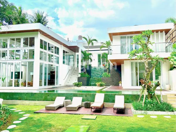 image VILLA MEWAH 5BR DENGAN INFINITY POOL VIEW SAWAH DI TANAH LOT  NOTE: THIS TITLE (58 CHARACTERS) HIGHLIGHTS KEY FEATURES: - PROPERTY TYPE (VILLA) - LUXURY ASPECT (MEWAH) - NUMBER OF BEDROOMS (5BR) - STANDOUT FEATURE (INFINITY POOL) - VIEW (SAWAH/RICE FIELD) (3)