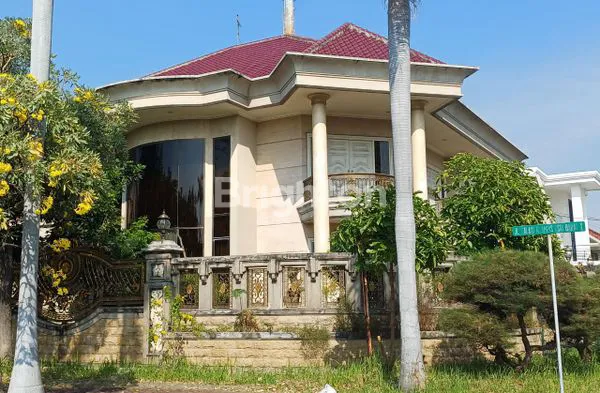 image RUMAH 2 LANTAI FULL FURNISH DI GALAXY BUMI PERMAI SURABAYA (2)