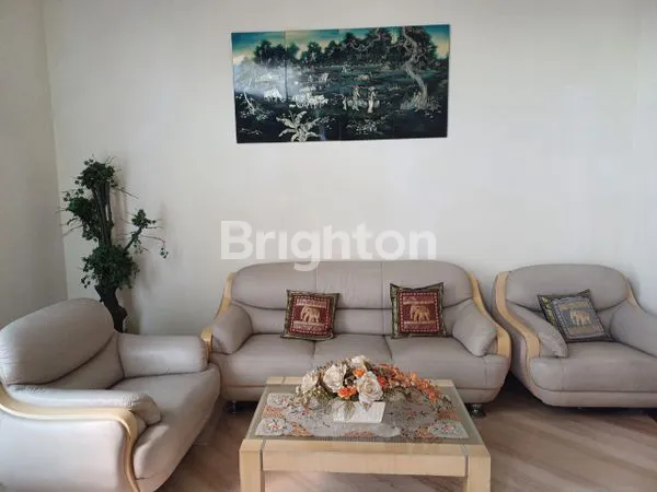 image RUMAH 2 LANTAI FULL FURNISH DI GALAXY BUMI PERMAI SURABAYA (3)