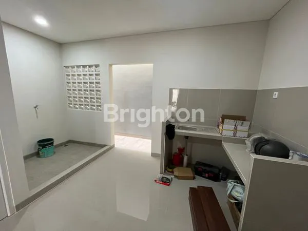 image RUMAH BARU 3 LANTAI DI TOMANG SIAP HUNI (4)