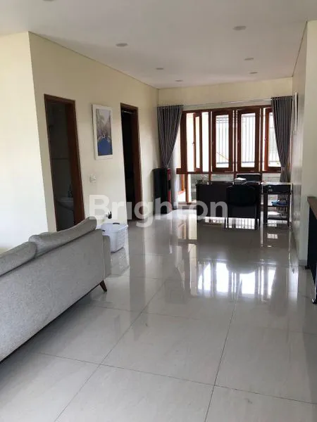 image RUMAH TENGAH KOTA SAYAP RAJAWALI 2 LT FULL FURNISHED DALAM CLUSTER DEKAT RS RAJAWALI  (2)