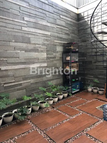 image RUMAH TENGAH KOTA SAYAP RAJAWALI 2 LT FULL FURNISHED DALAM CLUSTER DEKAT RS RAJAWALI  (3)