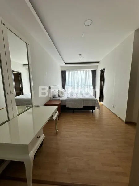 image APARTEMEN 3BR DISEWAKAN 360 JUTA PER TAHUN FULLY FURNISHED GANDARIA HEIGHT   (4)