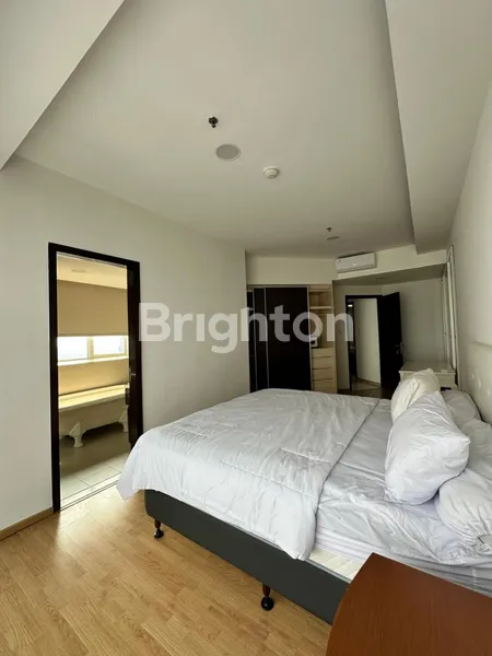image APARTEMEN 3BR DISEWAKAN 360 JUTA PER TAHUN FULLY FURNISHED GANDARIA HEIGHT   (5)