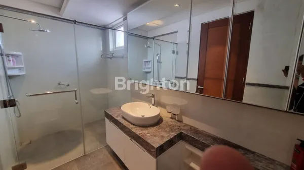 image RUMAH 3 LANTAI DISEWAKAN FULLY FURNISHED SIAP HUNI PONDOK INDAH (8)