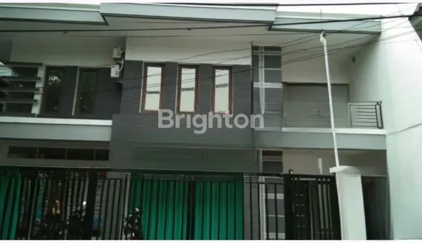 RUMAH KOS 2 LANTAI RAYA PANJANG JIWO PERMAI DEKAT KAMPUS UBAYA, PERTOKOAN RUNGKUT MEGAH RAYA, NGINDEN, MANYAR, TENGGILIS, JEMURSARI, INDOGROSIR