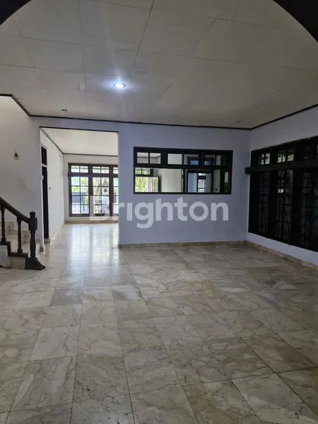 image RUMAH 5 KAMAR TIDUR DI RENON (6)