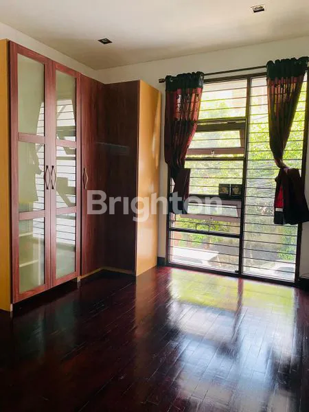 image RUMAH MEWAH 3 LANTAI + KOLAM RENANG BELAKANG CITOS – BEBAS BANJIR (5)