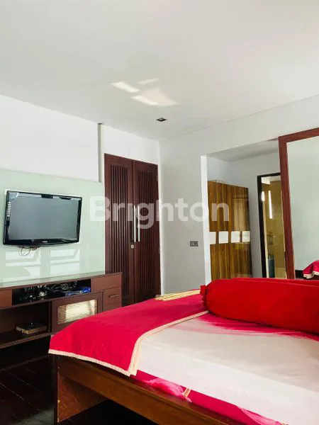 image RUMAH MEWAH 3 LANTAI + KOLAM RENANG BELAKANG CITOS – BEBAS BANJIR (6)