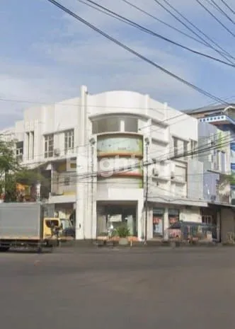 2 RUKO GANDENG POJOK 3 LANTAI DI KASIN DEKAT RUMAH SAKIT RKZ DAN SEKOLAH KALAM KUDUS MALANG