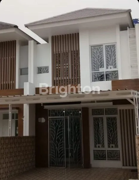 RUMAH CLUSTER ROSSETTE CANTIK  2 LANTAI  MURAH, PANONGAN  TANGERANG.