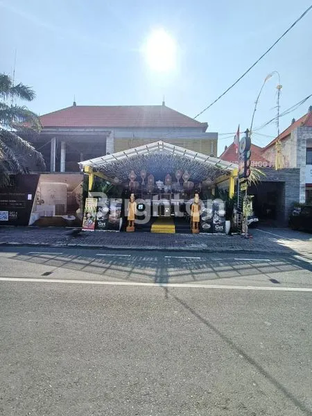RESTAURANT FOR RENT IN A STRATEGIC LOCATION. EQUIPMENT ALREADY AVAILABLE. JUST BRING YOUR COOKING CONCEPT. HEART OF TOURISM AREA, JALAN DANAU TOBA, SANUR.