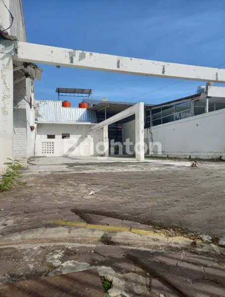 DI SEWAKAN UNTUK USAHA DI PUSAT KOTA SEMARANG