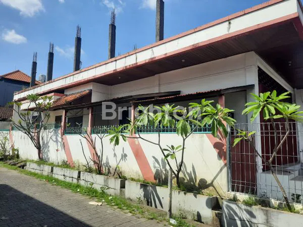 TOKO STRATEGIS JL. RAYA PADONAN, LT 204M²