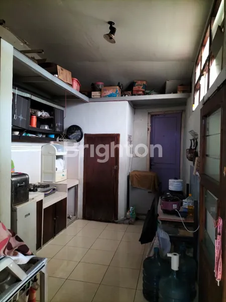 image RUMAH 1 LANTAI POSISI HOOK LINGUNGAN NYAMAN DAN AMAN ONE GATE LOKASI STRATEGIS DEKAT KAMPUS NGINDEN INTAN TIMUR SURABAYA (7)