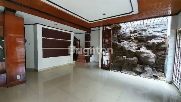 image RUMAH 2LANTAI RAPI,CITRA 1 DI JAKARTA BARAT (7)