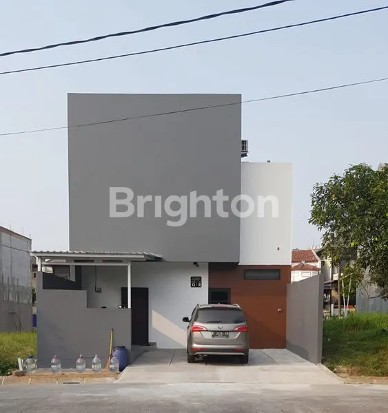 RUMAH 2 LANTAI ASRI DI TAMAN SIMPRUK - DEKAT MALL & RS SILOAM