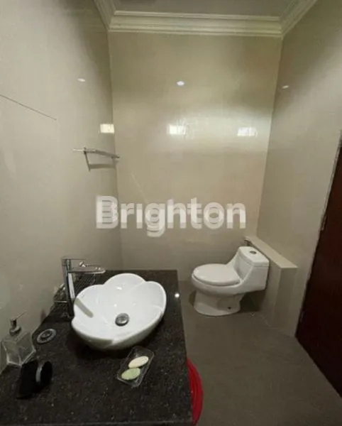 image RUMAH CANTIK SIAP HUNI 2 LANTAI PERUMAHAN TAMAN SARI BUKIT MUTIARA (WIKA) BALIKPAPAN (6)