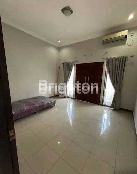 image RUMAH CANTIK SIAP HUNI 2 LANTAI PERUMAHAN TAMAN SARI BUKIT MUTIARA (WIKA) BALIKPAPAN (3)