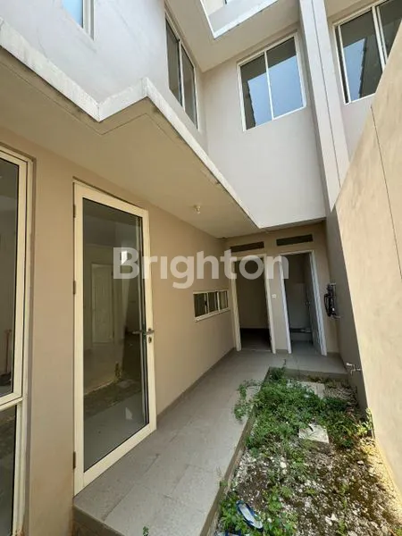 image RUMAH MEWAH 2 LANTAI DEKAT SANTA LAURENSIA - CLUSTER CATRIONA (4)