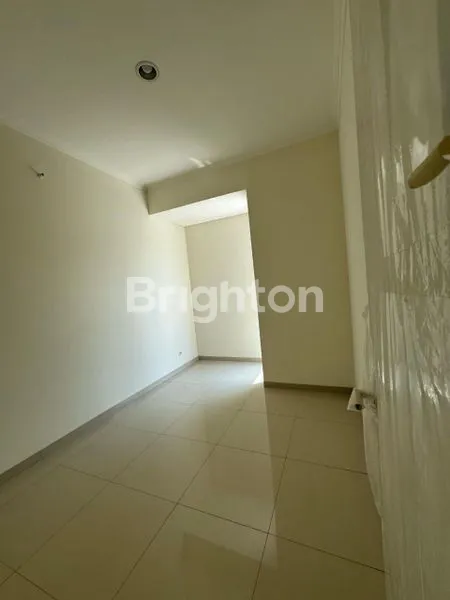 image RUMAH MEWAH 2 LANTAI DEKAT SANTA LAURENSIA - CLUSTER CATRIONA (8)