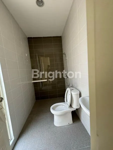 image RUMAH MEWAH 2 LANTAI DEKAT SANTA LAURENSIA - CLUSTER CATRIONA (7)