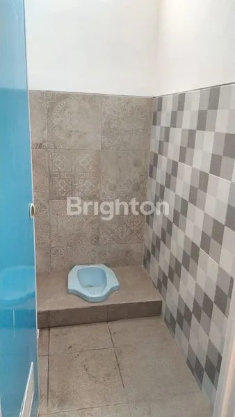 image RUMAH MEWAH 3 LANTAI DI PUSAT KOTA MALANG, 5 MENIT KE ALUN-ALUN (7)