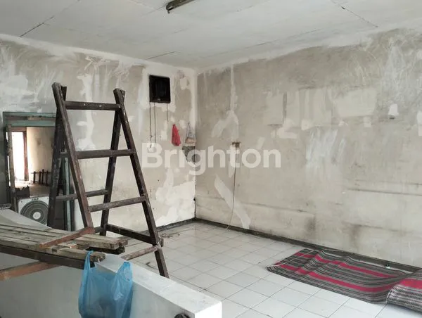 image RUKO 3 LANTAI STRATEGIS DI JL. RAYA MOJOPAHIT PUSAT KOTA MOJOKERTO (3)