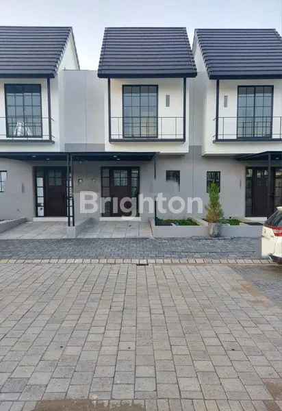 RUMAH 2 LANTAI DEKAT G-WALK GWALK GRAHA FAMILY GRAND PAKUWON MALL LONTAR BENOWO WIYUNG MENGANTI LENMARC BUKIT DARMO GOLF