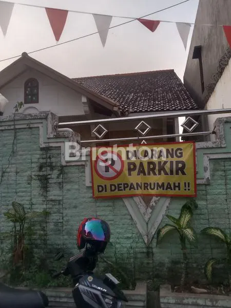 image TENGAH KOTA PUSAT PERDAGANGAN  DAN PEREKONOMIAN (7)