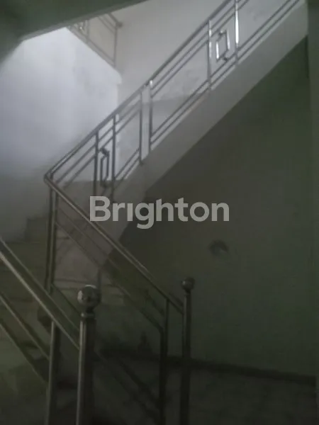 image TENGAH KOTA PUSAT PERDAGANGAN  DAN PEREKONOMIAN (4)