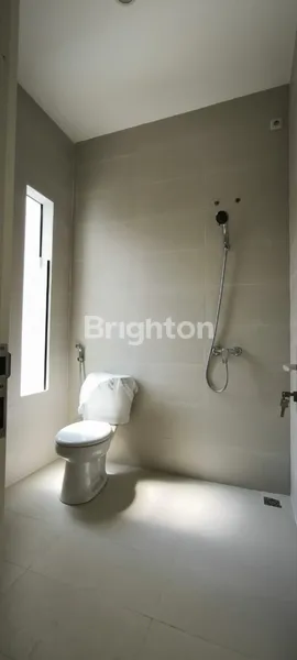 image RUMAH BARU GRESS JALAN VIRGO, STRATEGIS TENGAH KOTA SURABAYA, LEGALITAS LENGKAP, DEKAT KAMPUS UNAIR A DAN WIDYA KARTIKA (2)