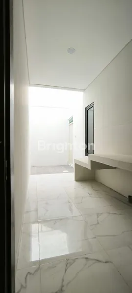 image RUMAH BARU GRESS JALAN VIRGO, STRATEGIS TENGAH KOTA SURABAYA, LEGALITAS LENGKAP, DEKAT KAMPUS UNAIR A DAN WIDYA KARTIKA (5)