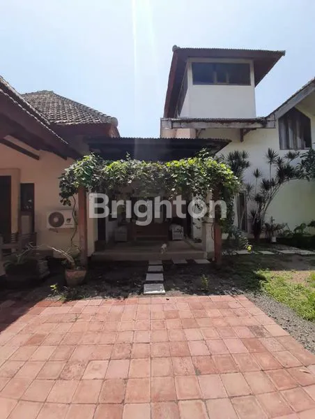 image DIJUAL RUMAH LANTAI DUA LOKASI SANGAT STRATEGIS, VIEW BAGUS DAN TENANG  (3)
