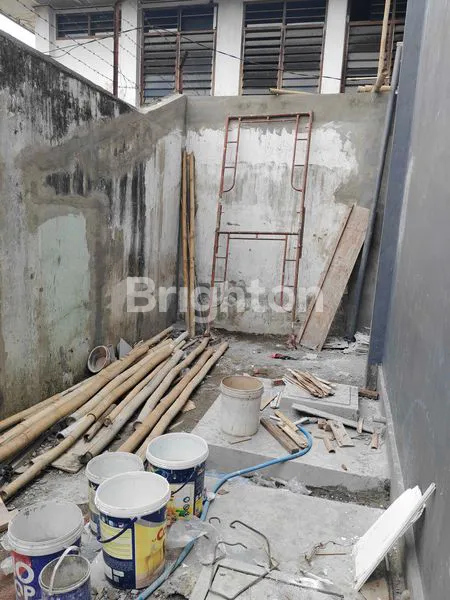 image RUKO BARU 3 LANTAI SIAP PAKAI LOKASI STRATEGIS PUSAT KERAMAIAN KOTA KEDIRI (2)