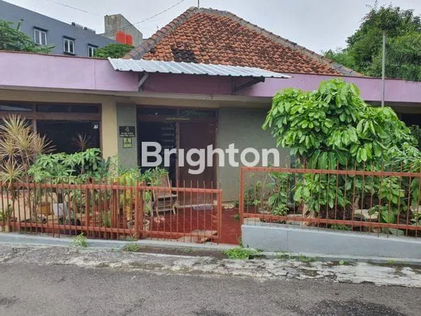 DI JUAL RUMAH BELAKANG HOTEL PADMA SEMARANG