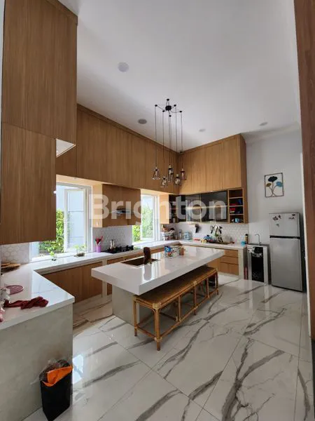 image RUMAH MEWAH FULL FURNISHED DI GRIYA PERMATA  (3)