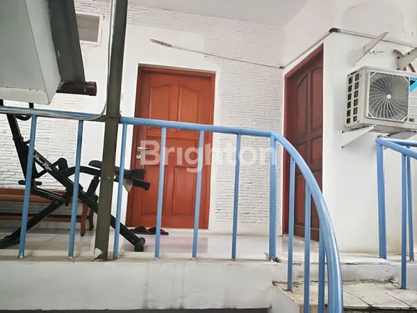 image RUMAH HOEK 2 LANTAI, ROW JALAN LEBAR , TANJUNG DUREN BARAT. JAKARTA BARAT (6)