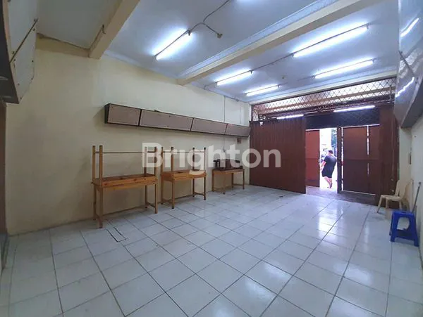 image RUKO 3 LANTAI STRATEGIS DI JALAN RAYA MENCENG TEGAL ALUR, SHM SEWA/JUAL (2)