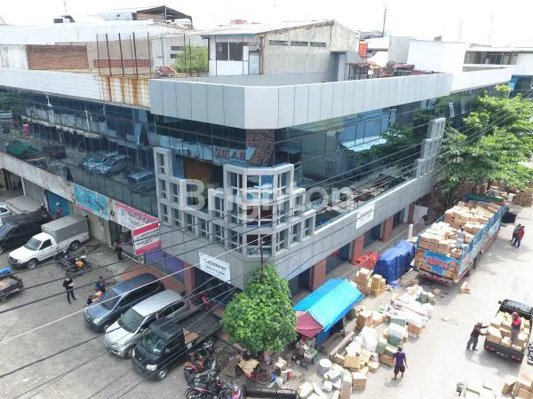 RUKO TIGA LANTAI LOKASI DI PUSAT PERDAGANGAN JURNATAN SEMARANG TENGAH