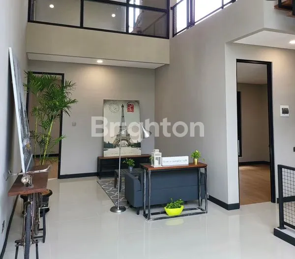 image RUMAH MEWAH DAN ASRI 2 LANTAI DI VERSAILLES SERPONG BSD (4)