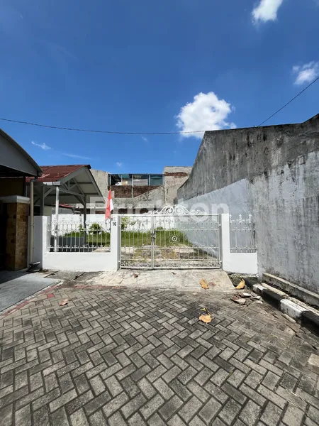 image NEW RENOVASI  DARMO INDAH BARAT DEPAN TAMAN PARKIR LUAS SURABAYA BARAT (2)