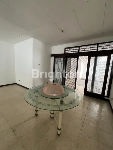 image NEW RENOVASI  DARMO INDAH BARAT DEPAN TAMAN PARKIR LUAS SURABAYA BARAT (3)