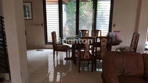 image RUMAH 2 LANTAI MEWAH 200M2 DEKAT TOL LIMO DEPOK (2)